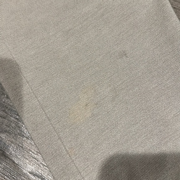 Tommy Bahama Men’s silk, viscose, nylon sweater. - Picture 4 of 4